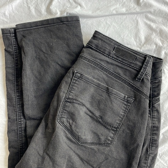 🔥BOGO FREE: Black Lee jeans - Picture 4 of 4